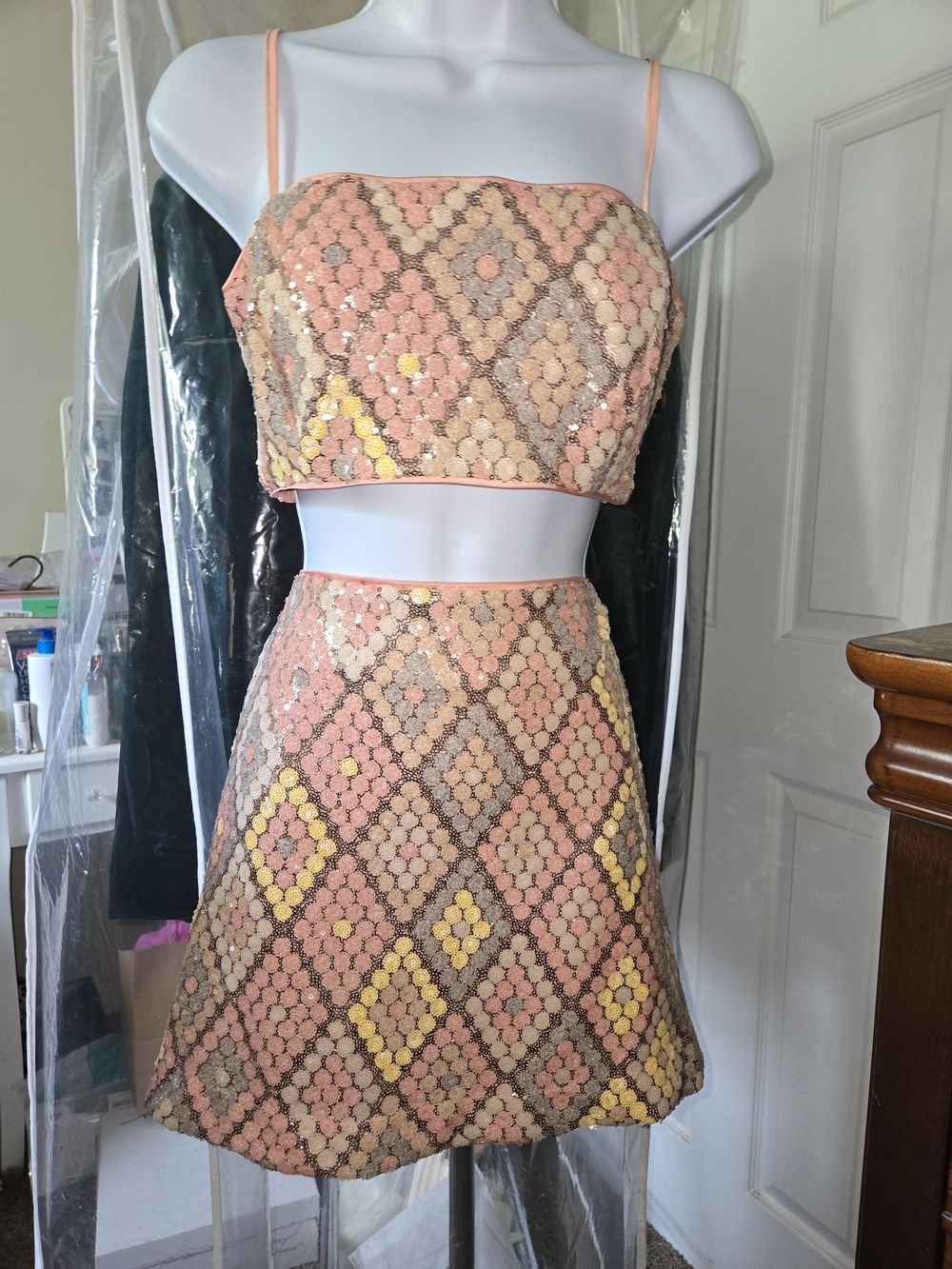 Sequin Diamond-Pattern Mini Skirt in Peach & Gold